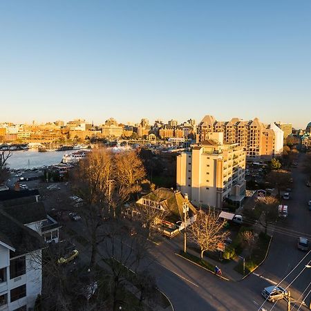 Harbour Towers Hotel & Suites Victoria Exterior foto