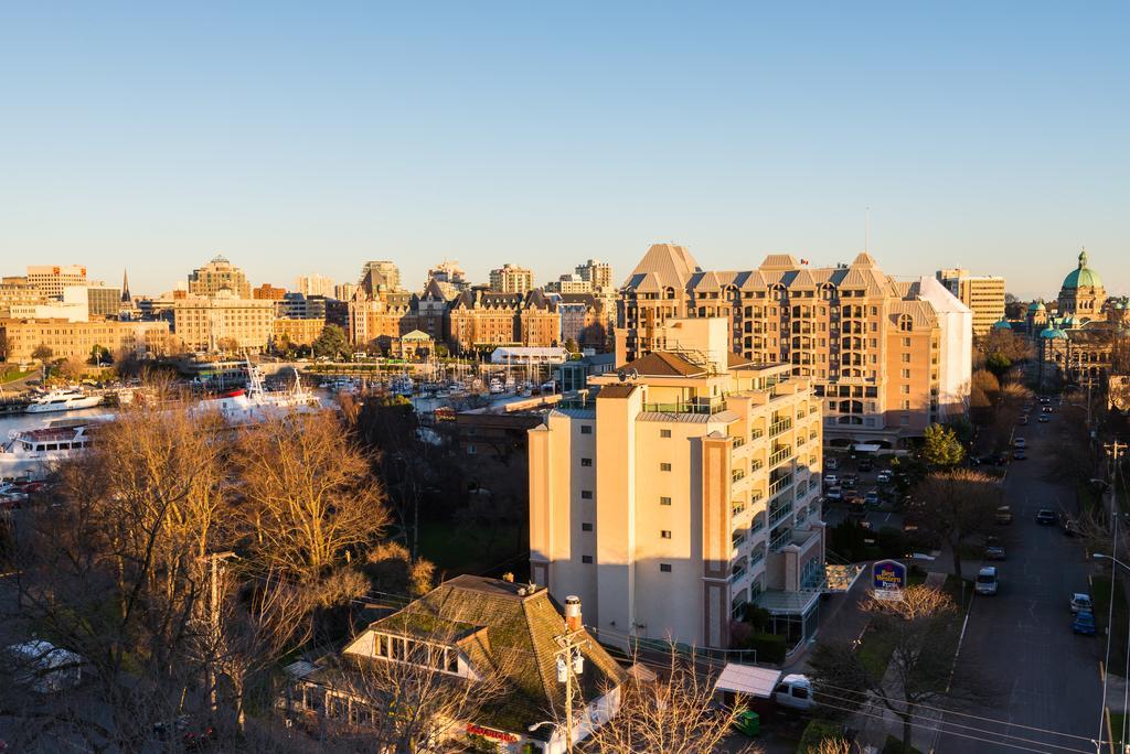 Harbour Towers Hotel & Suites Victoria Exterior foto