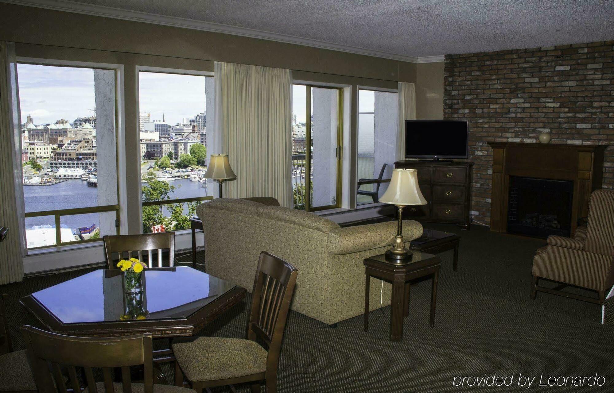 Harbour Towers Hotel & Suites Victoria Exterior foto
